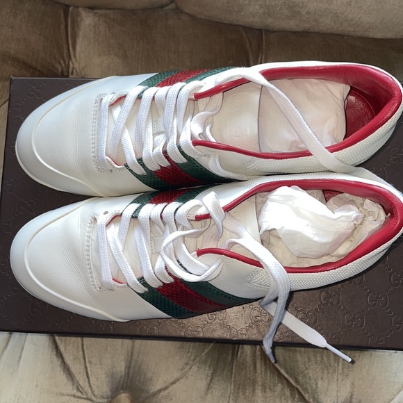 Nwot ladies gucci Moorea sneakers - Picture 1 of 16